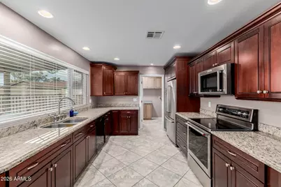 802 W Caribbean Lane, Phoenix, AZ 85023 - Photo 23