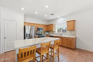 17862 W Caribbean Ln, Surprise, AZ 85388 - Photo 5