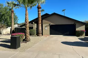 2644 E Sylvia St, Phoenix, AZ 85032 - Photo 3