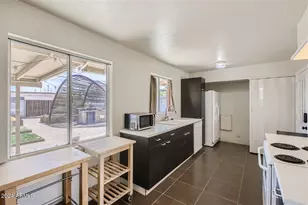 3213 N 63rd Pl, Scottsdale, AZ 85251 - Photo 11