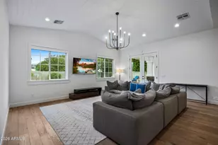 4201 E Cheery Lynn Rd, Phoenix, AZ 85018 - Photo 13