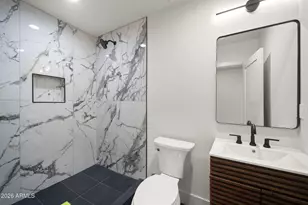 4512 N 38th St, Phoenix, AZ 85018 - Photo 25