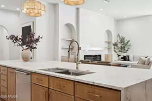 4512 N 38th St, Phoenix, AZ 85018 - Photo 9