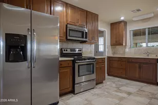 10229 W Desert Hills Dr, Sun City, AZ 85351 - Photo 5