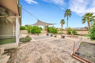 9422 W Manzanita Dr, Sun City, AZ 85373 - Photo 35