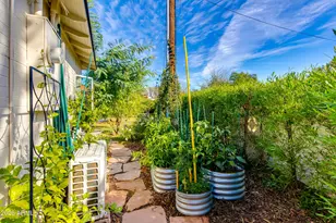 215 E Orange Dr, Phoenix, AZ 85012 - Photo 35