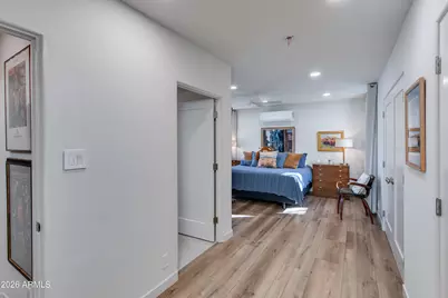 215 E Orange Drive, Phoenix, AZ 85012 - Photo 17