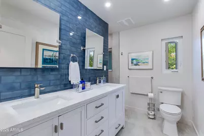 215 E Orange Drive, Phoenix, AZ 85012 - Photo 21