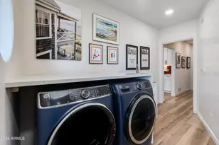 215 E Orange Dr, Phoenix, AZ 85012 - Photo 29