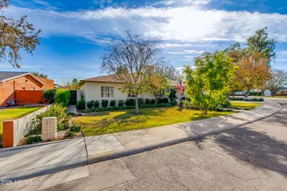 215 E Orange Drive, Phoenix, AZ 85012 - Photo 3