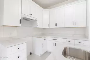 1028 S Holben Pl, Avondale, AZ 85323 - Photo 9