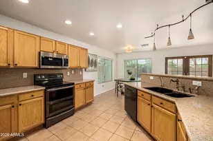 2251 E Parkside Ln, Phoenix, AZ 85024 - Photo 9