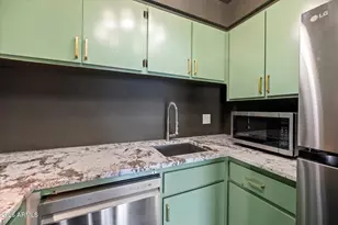 1018 E Osborn Rd, Phoenix, AZ 85014 - Photo 11