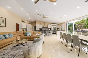 5402 E Laurel Ln, Scottsdale, AZ 85254 - Photo 15