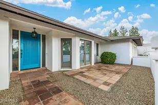 5402 E Laurel Ln, Scottsdale, AZ 85254 - Photo 3