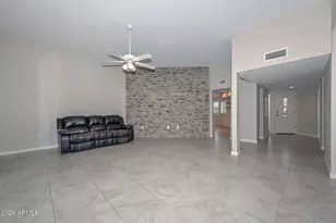 10533 W Pineaire Dr, Sun City, AZ 85351 - Photo 21