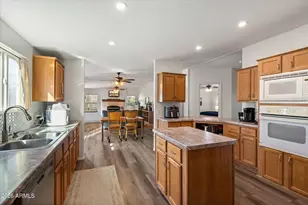 31008 N 165th Dr, Surprise, AZ 85387 - Photo 9