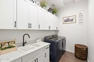 22908 E Thornton Rd, Queen Creek, AZ 85142 - Photo 29