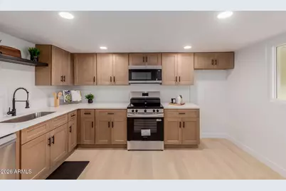 2432 W Eugie Avenue W, Phoenix, AZ 85029 - Photo 11