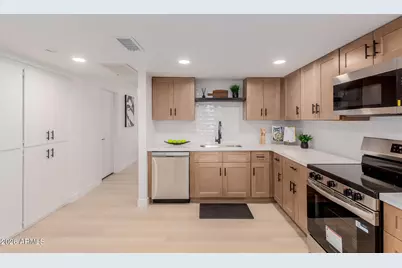 2432 W Eugie Avenue W, Phoenix, AZ 85029 - Photo 13