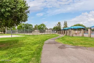 2432 W Eugie Ave W, Phoenix, AZ 85029 - Photo 29