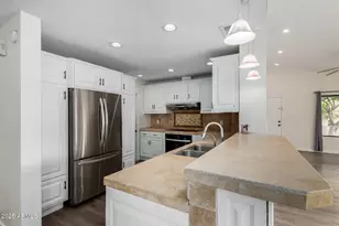 22616 N 31st Dr, Phoenix, AZ 85027 - Photo 9