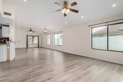 22616 N 31st Drive, Phoenix, AZ 85027 - Photo 9