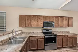 6918 S 37th Dr, Phoenix, AZ 85041 - Photo 13