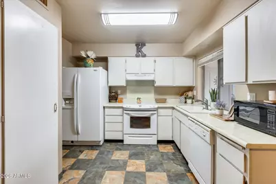 10879 W Thunderbird Boulevard, Sun City, AZ 85351 - Photo 3