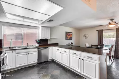 5116 E Tierra Buena Lane, Scottsdale, AZ 85254 - Photo 11