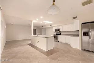 10510 W Concho Cir, Sun City, AZ 85373 - Photo 13