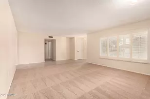 10510 W Concho Cir, Sun City, AZ 85373 - Photo 9