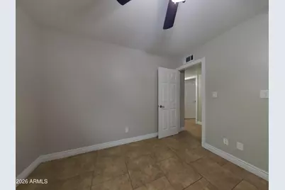 8130 N 55th Avenue, Glendale, AZ 85302 - Photo 11