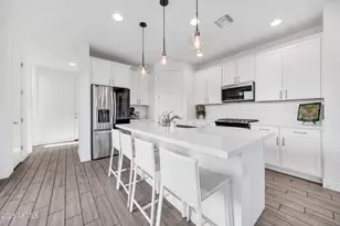 2042 W Lariat Ln, Phoenix, AZ 85085 - Photo 11