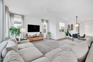 2042 W Lariat Ln, Phoenix, AZ 85085 - Photo 19