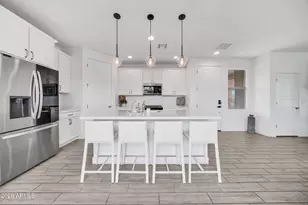 2042 W Lariat Ln, Phoenix, AZ 85085 - Photo 9