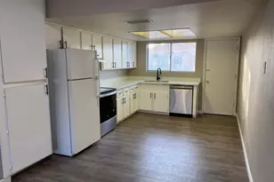 3352 W Harmont Dr, Phoenix, AZ 85051 - Photo 7