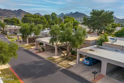 925 E Cochise Drive, Phoenix, AZ 85020 - Photo 1