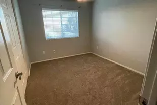 3705 E Topeka Dr, Phoenix, AZ 85050 - Photo 15