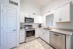 8521 W Mauna Loa Ln, Peoria, AZ 85381 - Photo 7