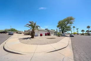 8521 W Mauna Loa Ln, Peoria, AZ 85381 - Photo 5
