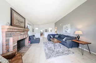 8521 W Mauna Loa Ln, Peoria, AZ 85381 - Photo 11