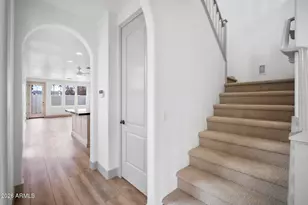 2923 N 48th Pl, Phoenix, AZ 85018 - Photo 9