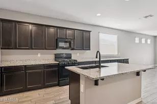 1924 S 82nd Cir, Mesa, AZ 85209 - Photo 9