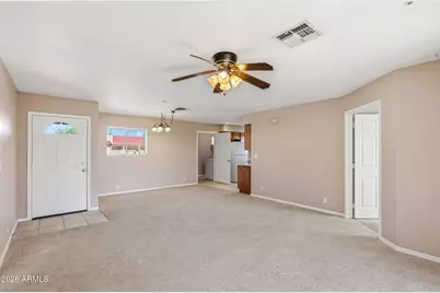 16637 E Almont Drive #Apt 3, Fountain Hills, AZ 85268 - Photo 5