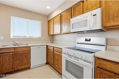 16637 E Almont Drive #Apt 3, Fountain Hills, AZ 85268 - Photo 9