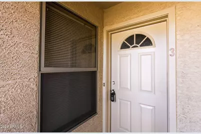 16637 E Almont Drive #Apt 3, Fountain Hills, AZ 85268 - Photo 3