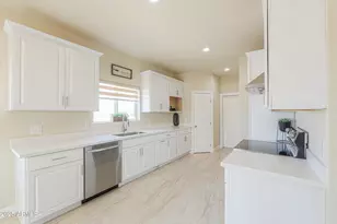 158 N Pettoshas Dr, Maricopa, AZ 85139 - Photo 15