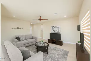 158 N Pettoshas Dr, Maricopa, AZ 85139 - Photo 3