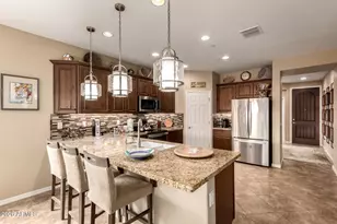 10945 W Pleasant Valley Ct, Sun City, AZ 85351 - Photo 11